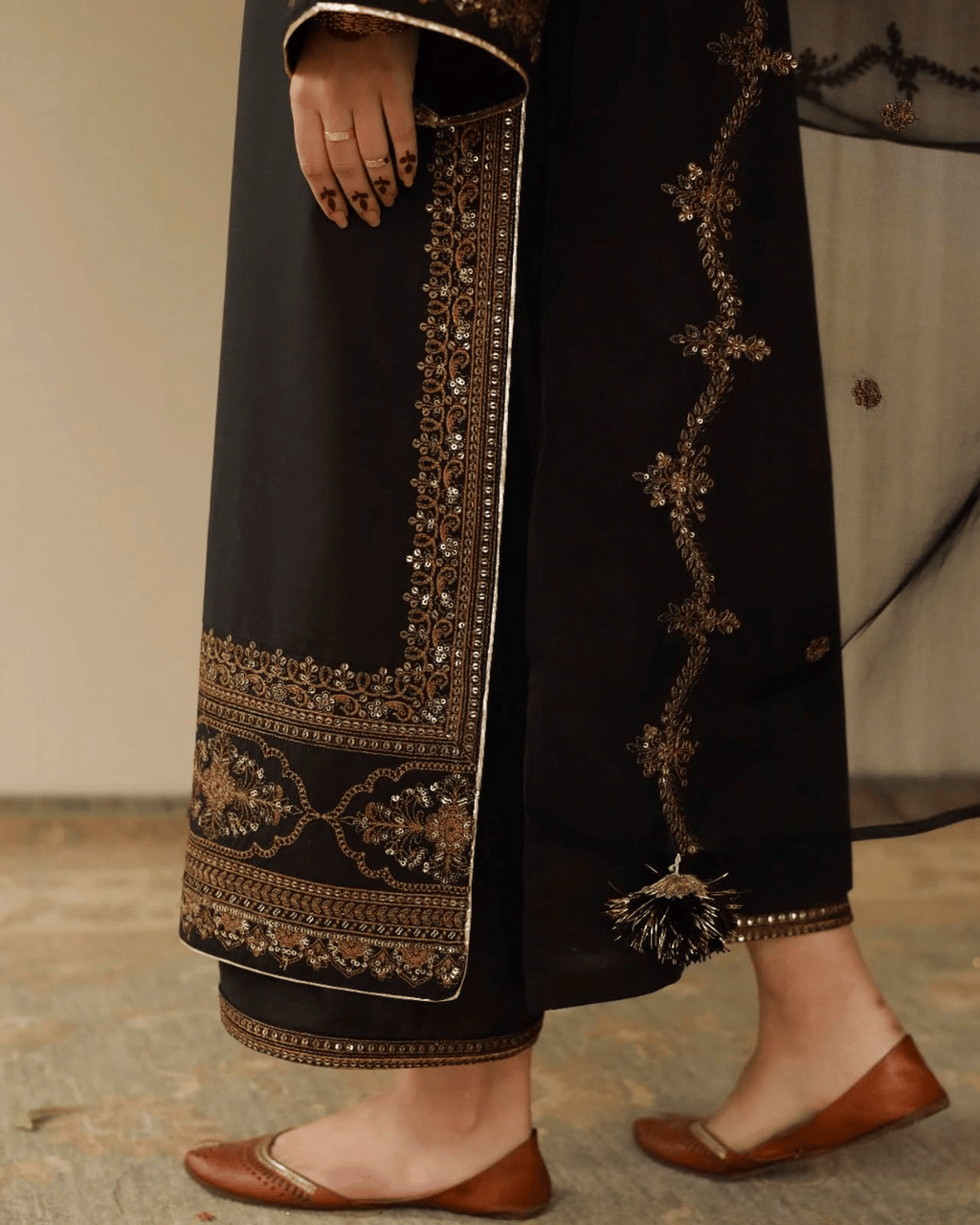 Royal Black Attire – 3 Piece Stitched Suit