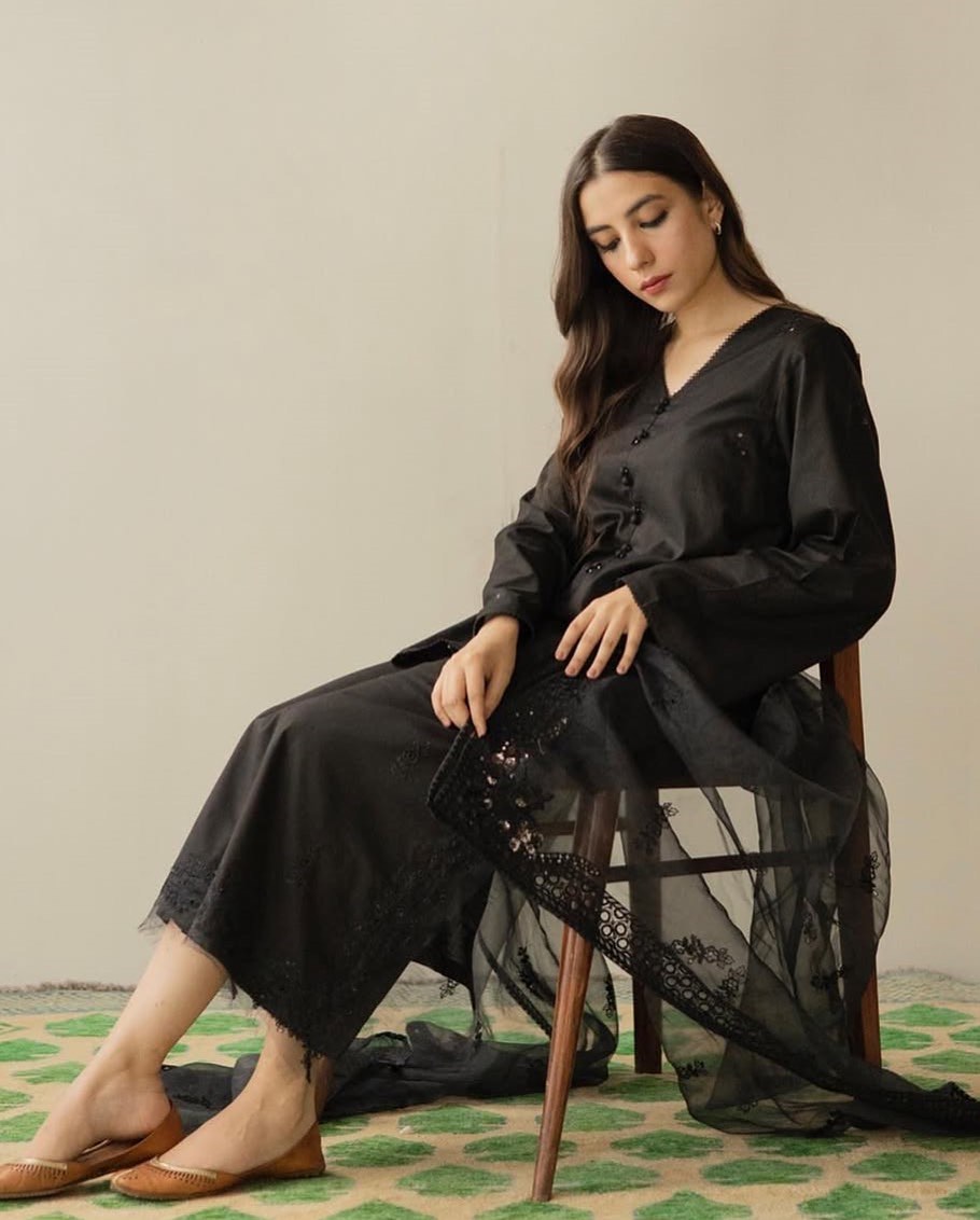 Siyaah-e-Husn – The Grace of Black Beauty