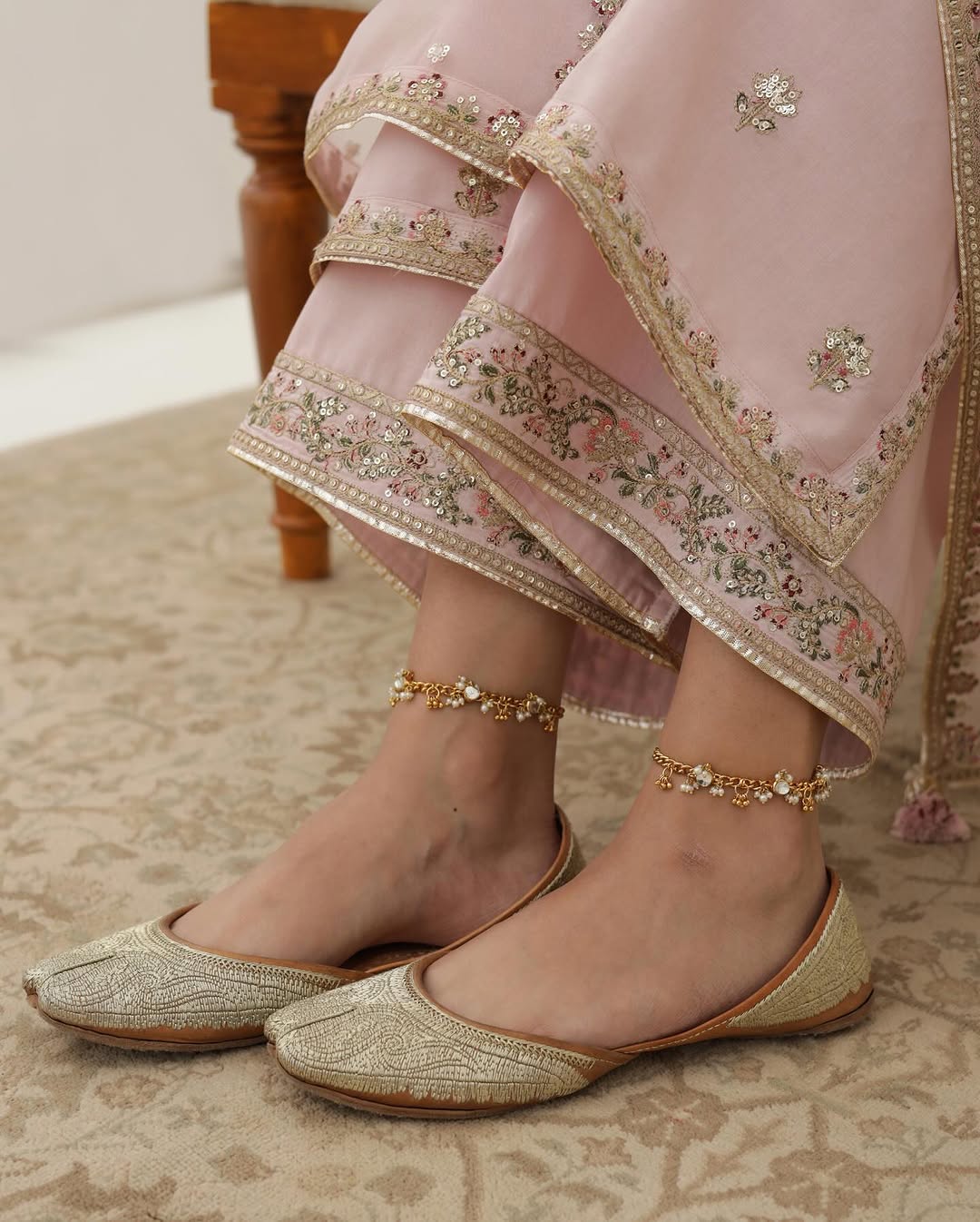 Zari Noor – A Whisper of Elegance